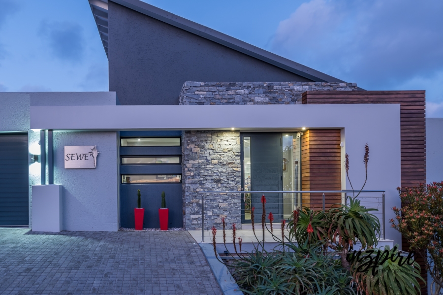 4 Bedroom Property for Sale in Village On Sea Western Cape